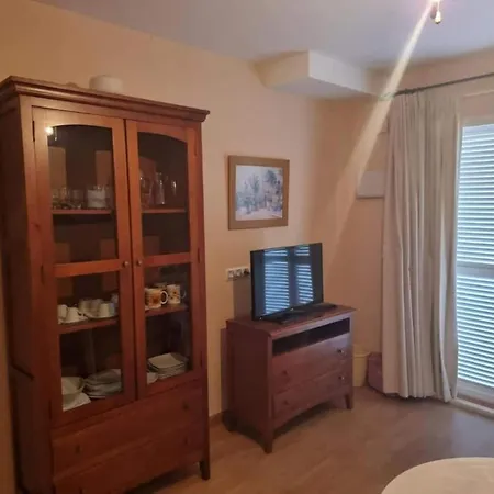 Beachfront In Nautrist דירה