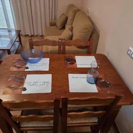 Beachfront In Nautrist דירה *